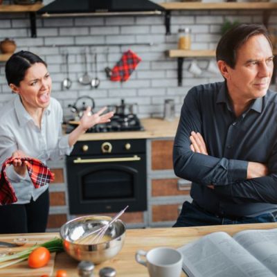 Pangera-Monika Steer-Paar streitet sich